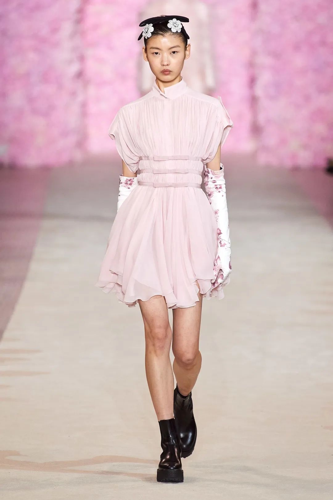 刘雯接班人？新生代国模正当道，霸屏还得是“中国制造”