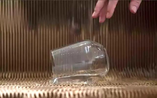 Nicole的选择｜一张¥18000的纸椅子