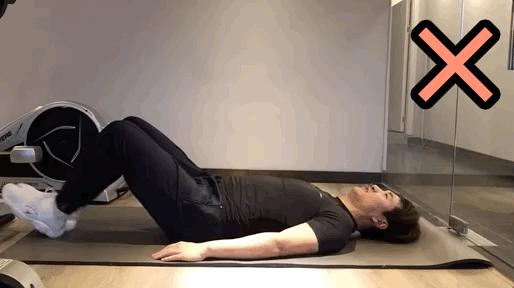 在家健身错误动作,在家健身关注安全搞笑