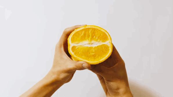 越痛越舔，越舔越痛，舔溃疡是不会有好下场的