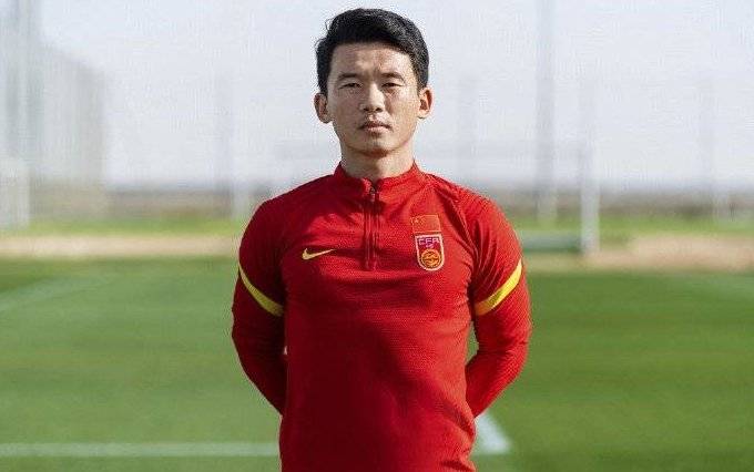 最新国足定妆照出炉，蒿俊闵领衔的鲁能三将帅气上镜