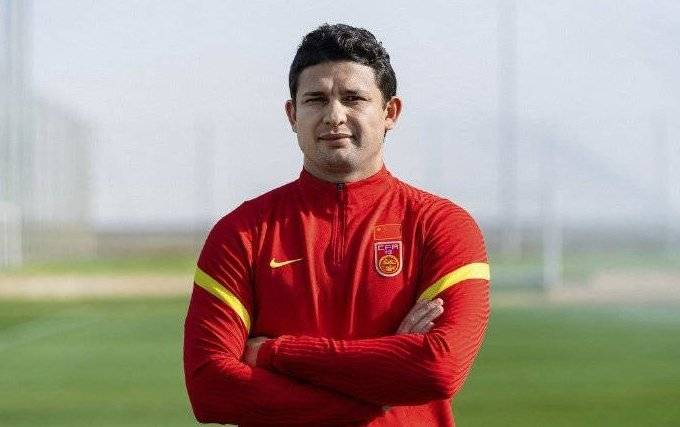 最新国足定妆照出炉，蒿俊闵领衔的鲁能三将帅气上镜