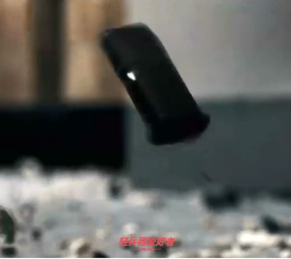 德国战术电影看过吗？《孤胆保镖》硬汉大叔和少女的枪械盛宴「电影*器武**解析」