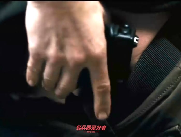 德国战术电影看过吗？《孤胆保镖》硬汉大叔和少女的枪械盛宴「电影*器武**解析」