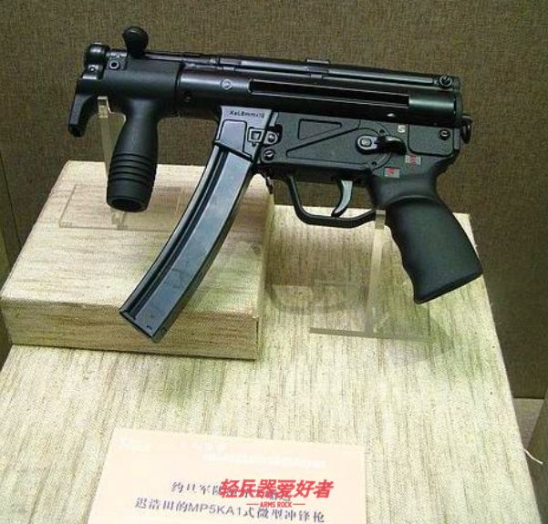 德国战术电影看过吗？《孤胆保镖》硬汉大叔和少女的枪械盛宴「电影*器武**解析」