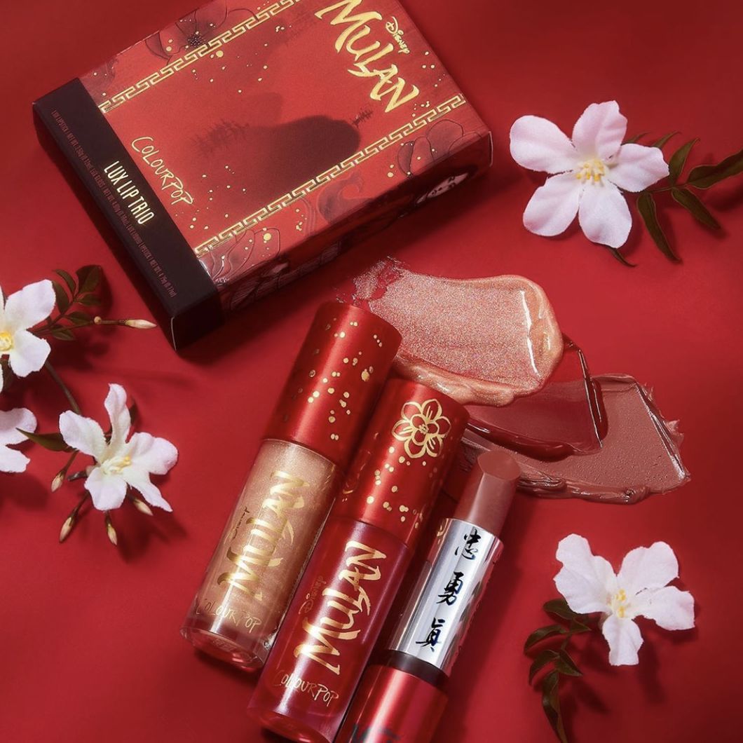 2018年王一博粉红色眼影,王一博雾蓝发同款