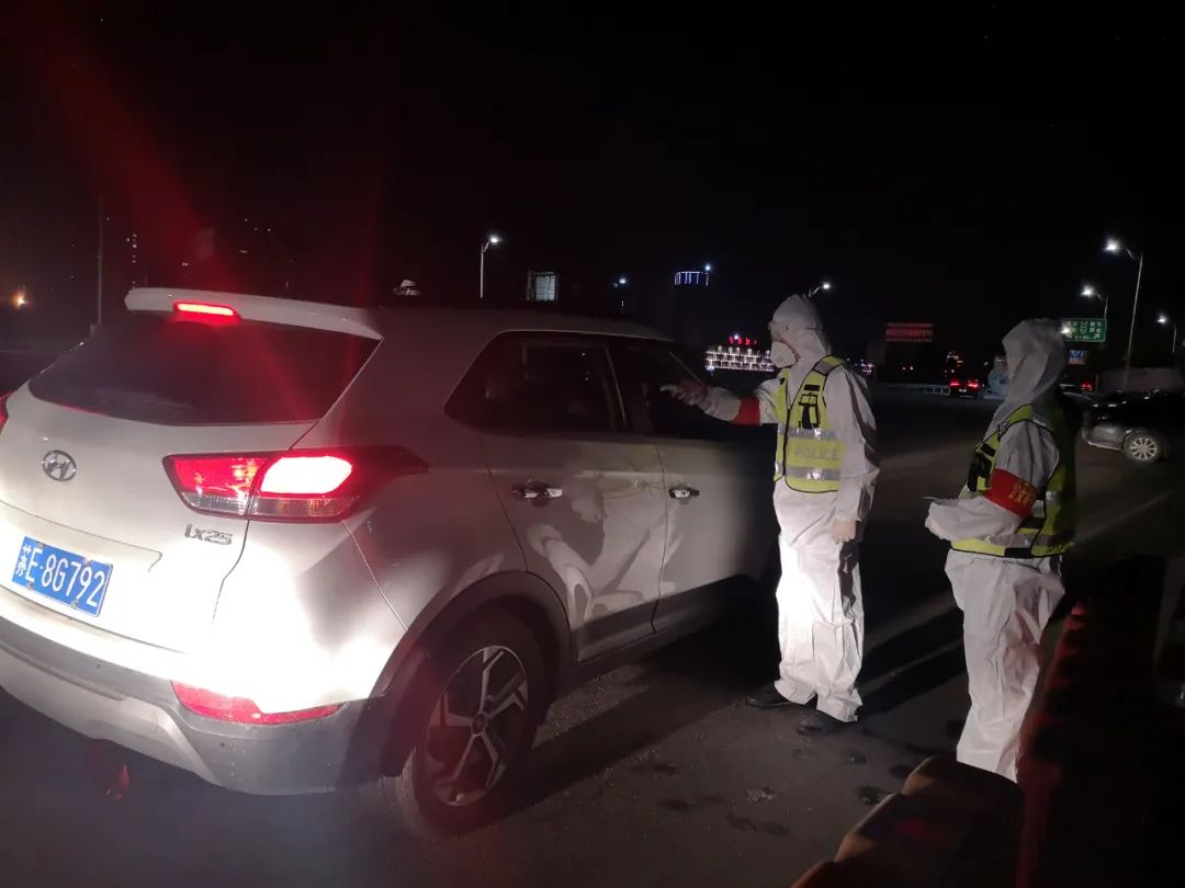 战疫致敬默默奉献的人,战疫有我致敬每一位逆行的英雄