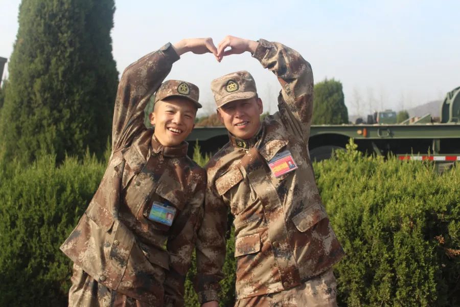 前线夜读|新兵连的迷彩记忆