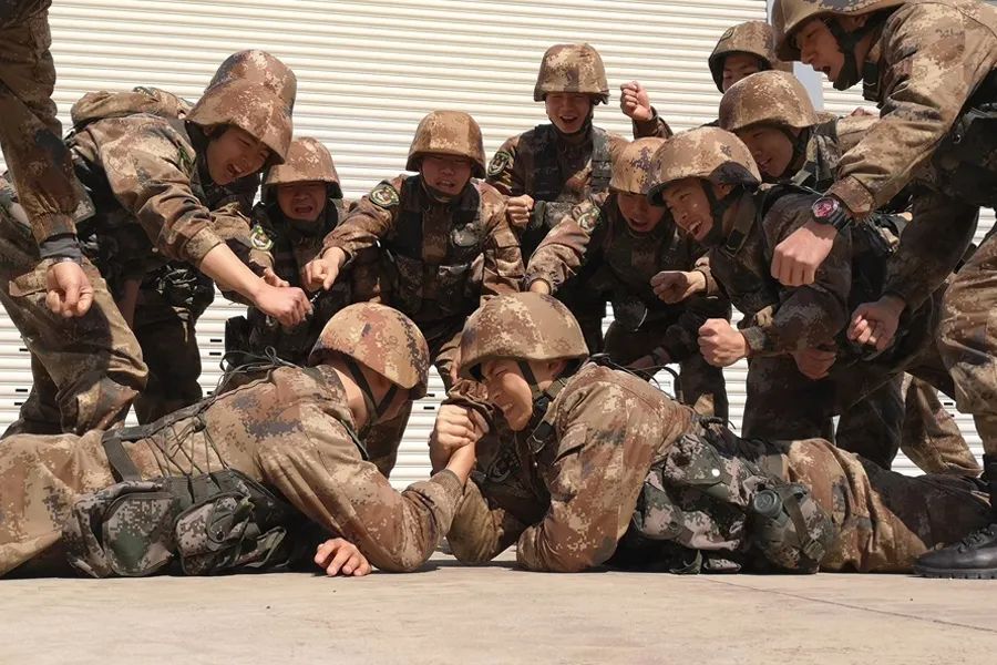 前线夜读|新兵连的迷彩记忆