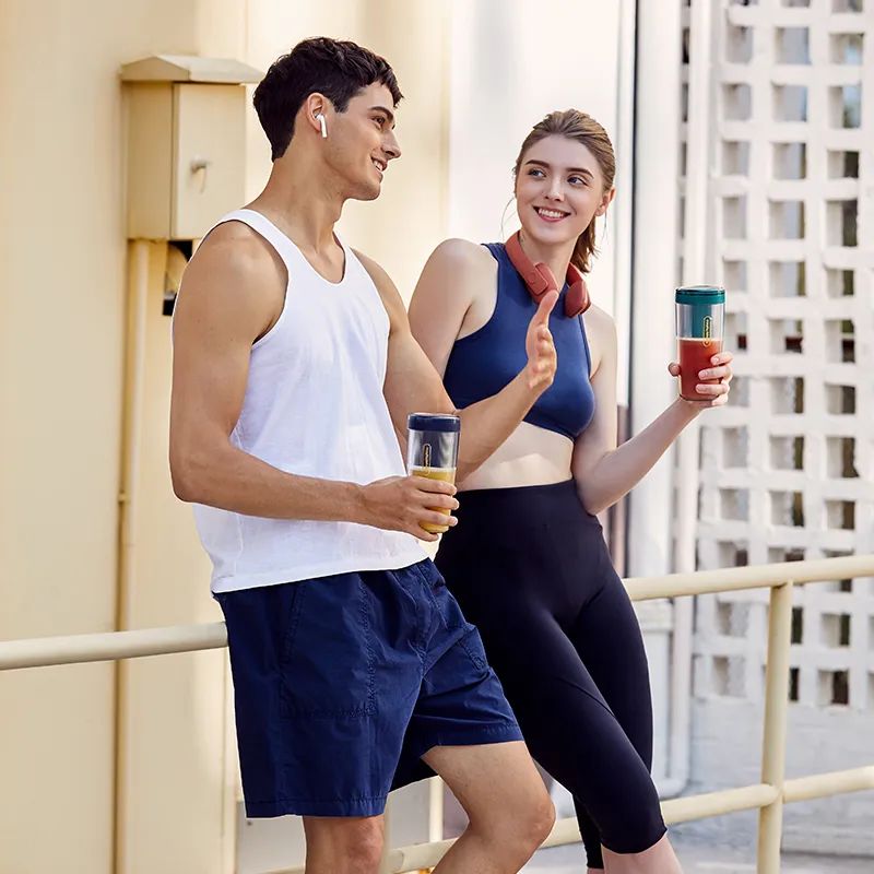 摩飞榨汁杯免费换新 (摩飞榨汁杯和气泡榨汁杯)