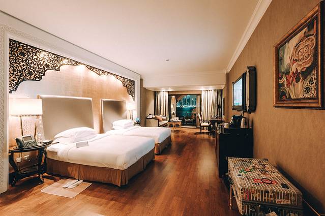 阿联酋迪拜之行,小狮妹和爸爸