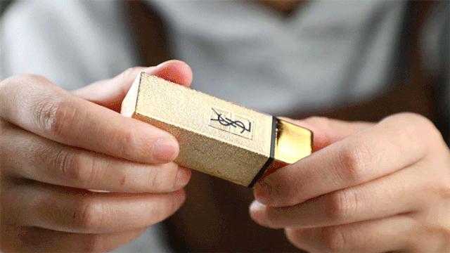 帝都惊现奇葩串串！神奇鸭肠会悬浮？！大牌口红用来吃...