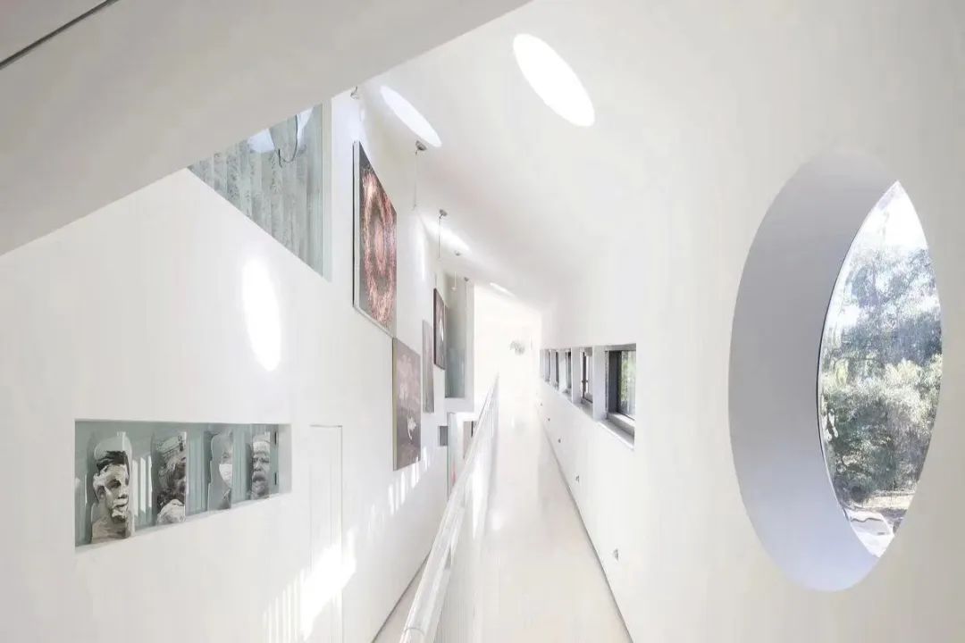 这才是妥妥的背靠资本啊