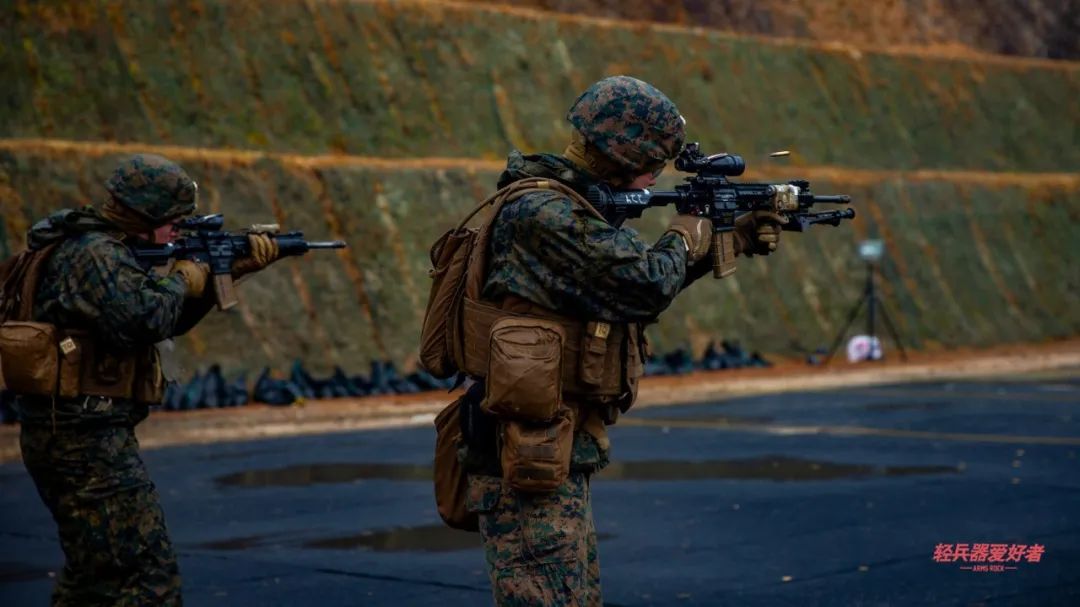 57式重机枪射击视频,14.5毫米重机枪抵肩射击