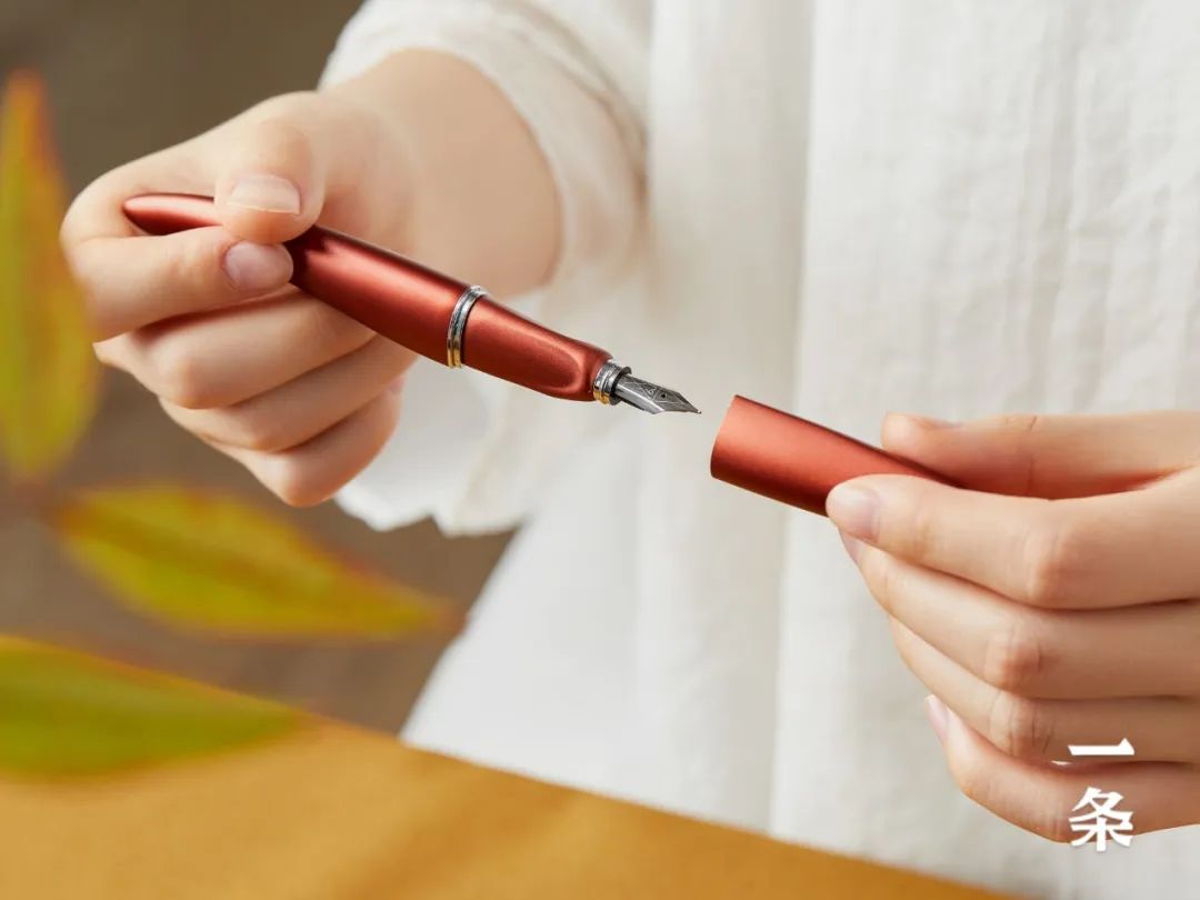 钢笔在多久就发明了,钢笔怎么发明的呢