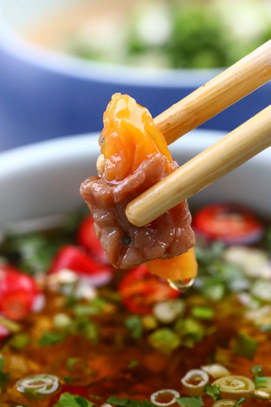 帝都惊现奇葩串串！神奇鸭肠会悬浮？！大牌口红用来吃...