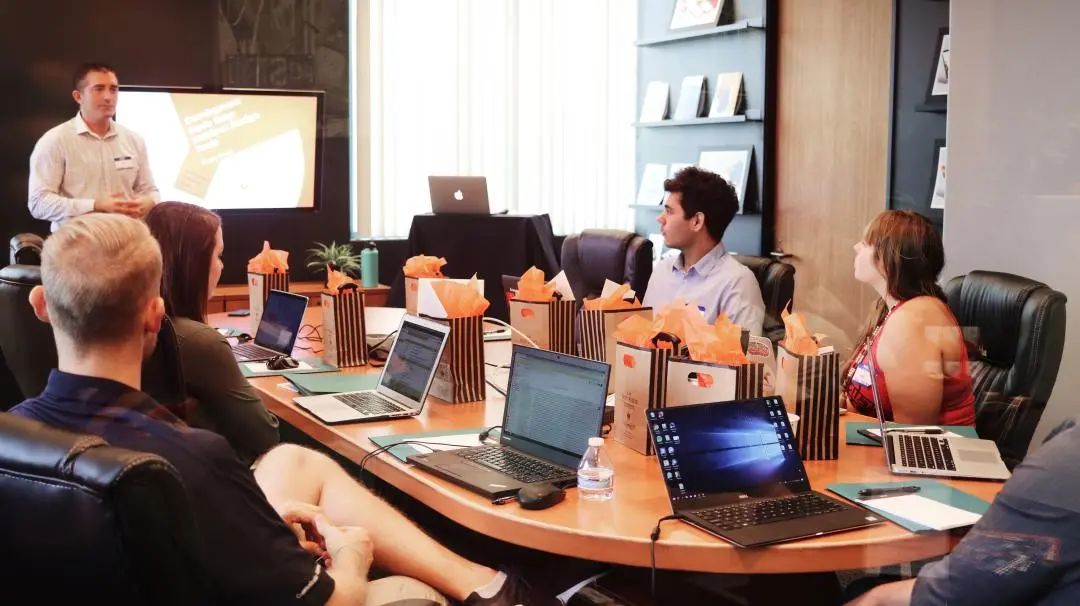 如何管理他人,管理自己到管理他人