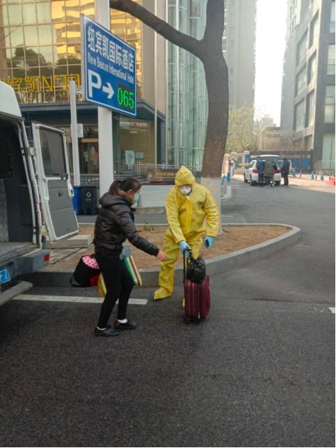 硬核小护姐表白汉警,援鄂医护表白民警