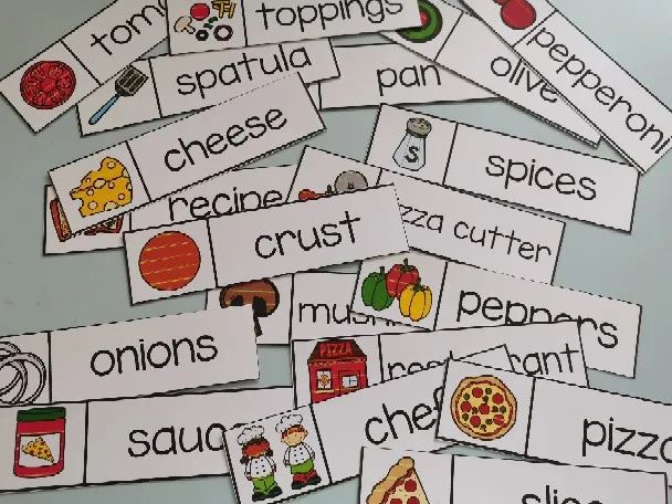 这个简单的柜子，居然包办了我家娃的早教