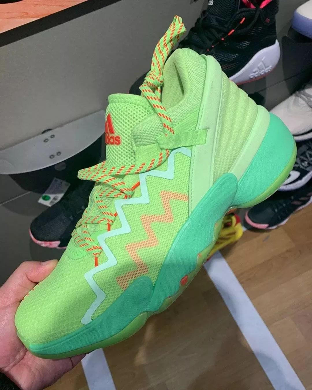 米切尔戈贝尔闹翻全集,米切尔今日战靴