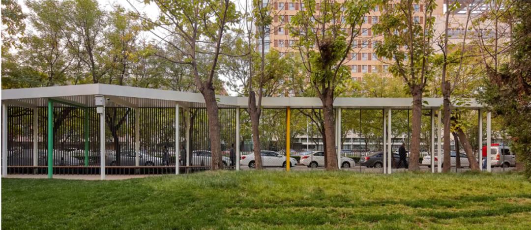 「AT」重讲校园故事——北大附中本校及朝阳未来学校校园景观改造,byCrossboundaries