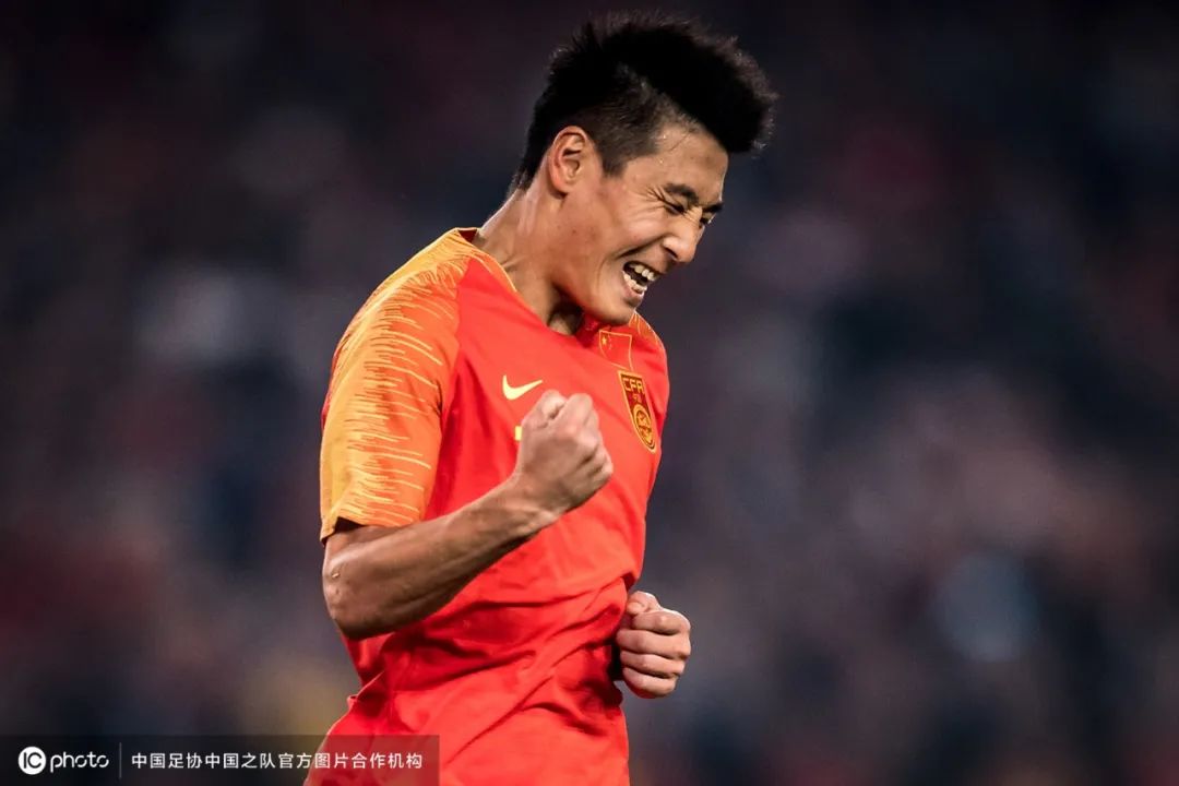 ICTalk｜拍摄一场国足比赛，我要按4000次快门