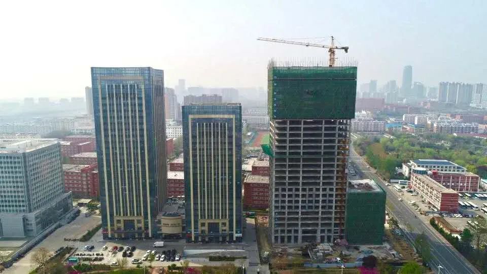 封顶了！日照大学城这个教育配套项目火爆来袭