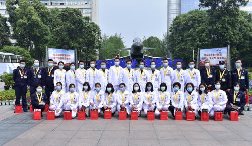 感动中国致敬航天人,致敬航天英雄感动中国