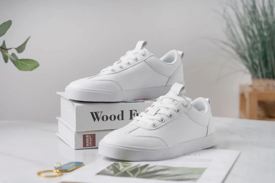 什么牌子小白鞋比较耐穿不累脚呢,小白鞋哪个款好穿舒服耐穿