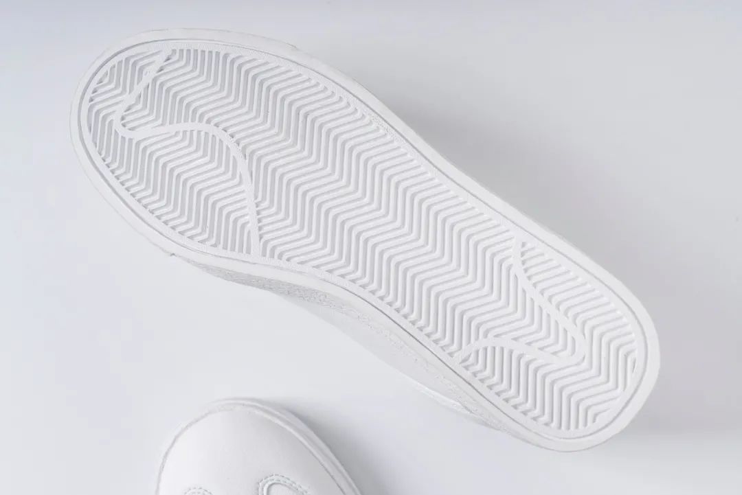 什么牌子小白鞋比较耐穿不累脚呢,小白鞋哪个款好穿舒服耐穿