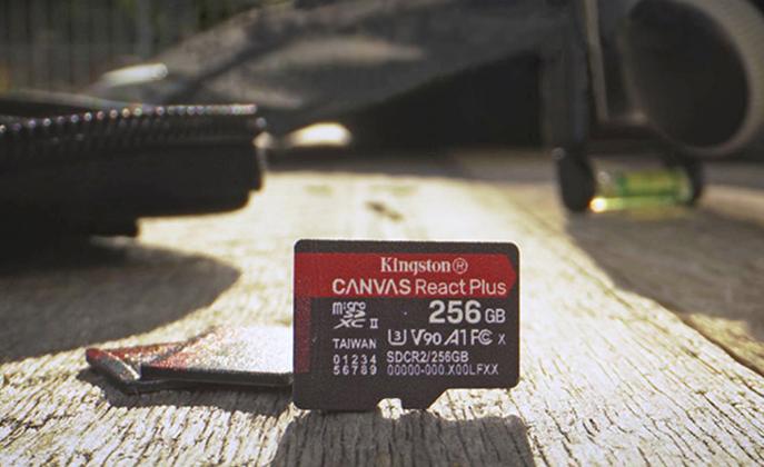 摄影用什么储存卡最好,摄影师拍照不带存储卡