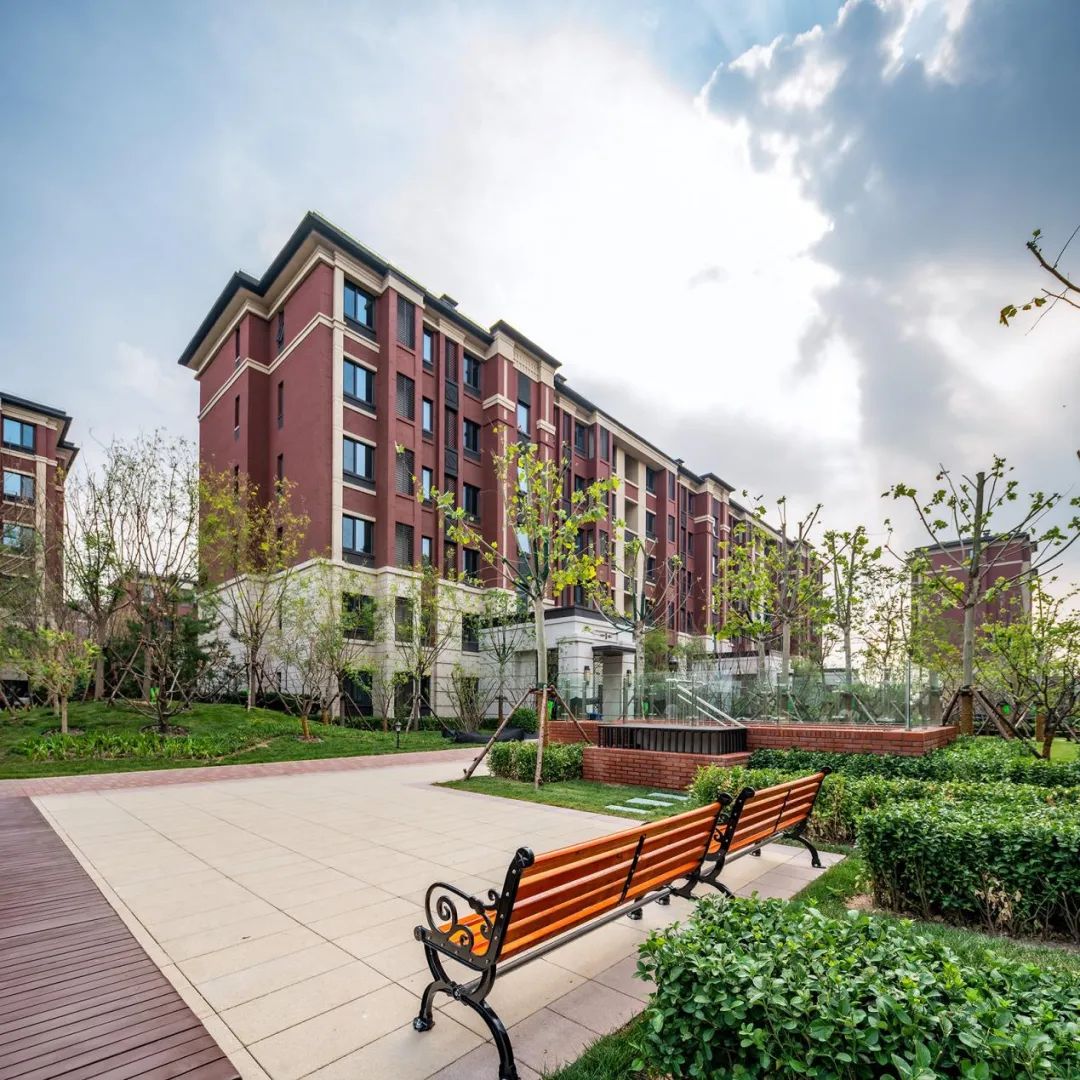 中骏*愉景城、中储城邦、金融街*听湖小镇、雍鑫*雍祥园以爱心为战疫勇士呈现“家品”