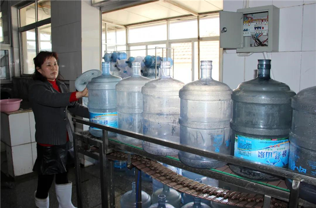 双岛卧龙村：古村蝶变，泉甜、果香，甜蜜产业味道长