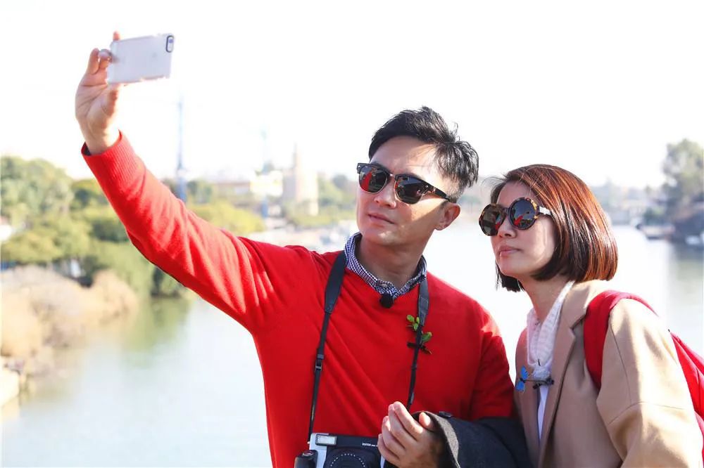 比起偶像恋爱，欺骗更令人伤心吧？