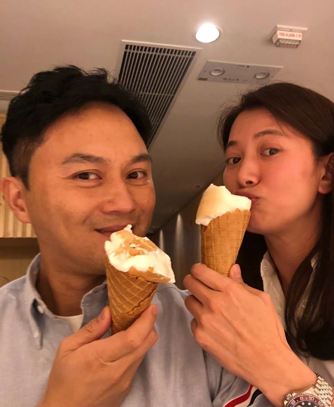 比起偶像恋爱，欺骗更令人伤心吧？