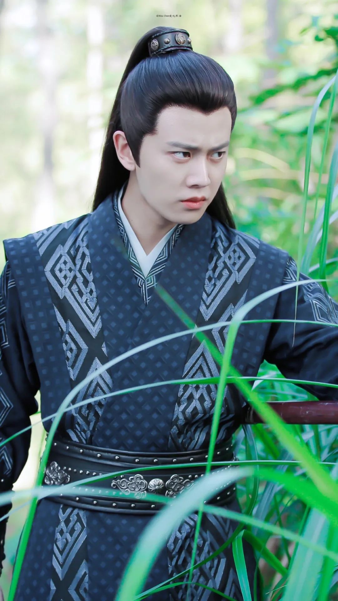 比起偶像恋爱，欺骗更令人伤心吧？