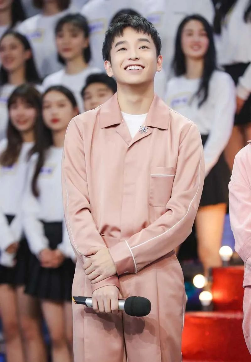 比起偶像恋爱，欺骗更令人伤心吧？