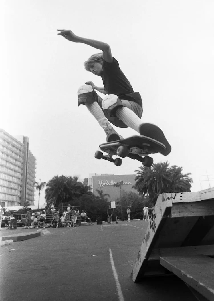 传奇滑手TonyHawk换过多少鞋子赞助？