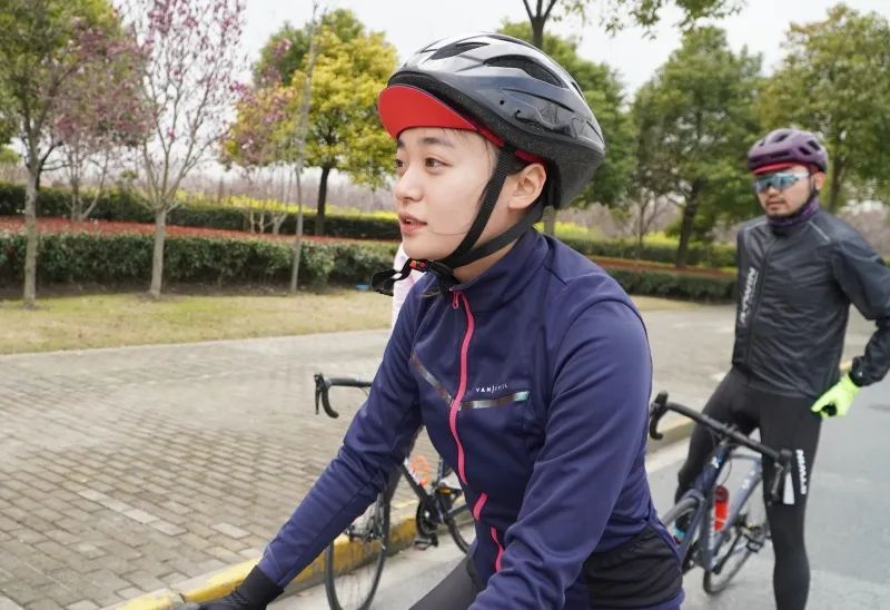 迪卡侬129元通勤鞋,迪卡侬1000预算搞定登山装备