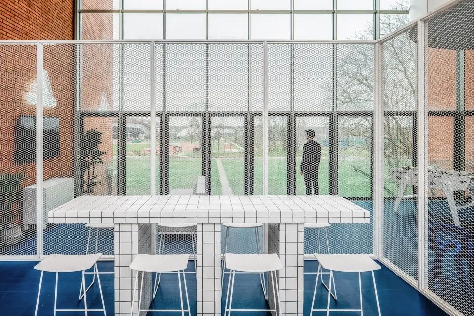 阿迪达斯X法国国家体育学院公共空间改造/UbaltArchitectes+UbiBene