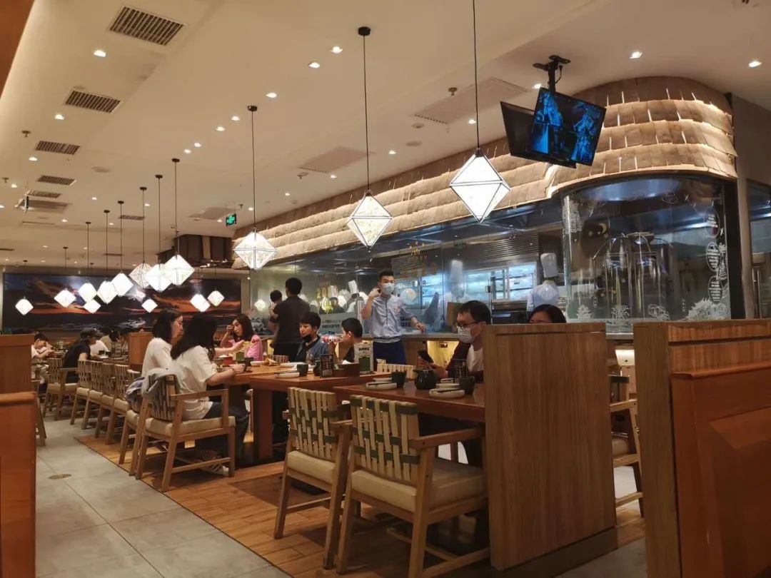 北京多家商场促销五折起，这些五一“羊毛”你薅到了吗