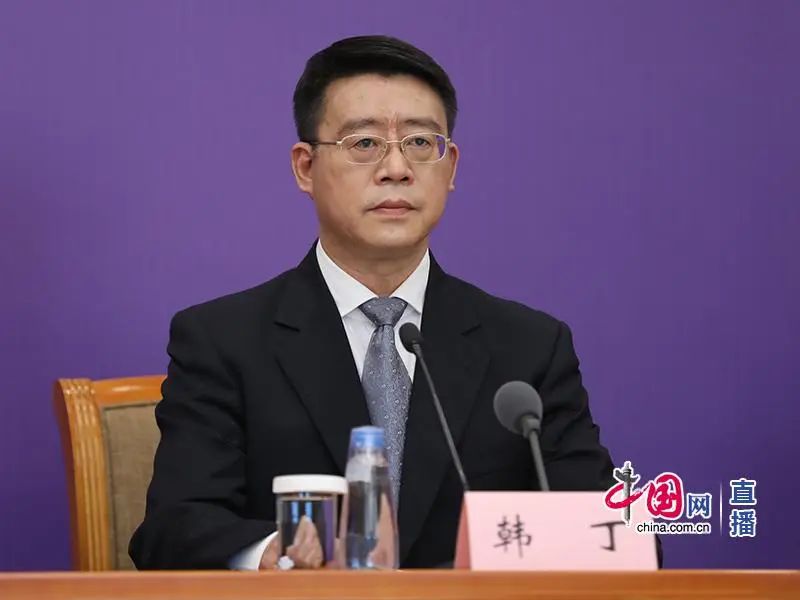 国务院联防联控机制就北京协和医院援鄂医疗队援鄂抗疫等情况举行发布会