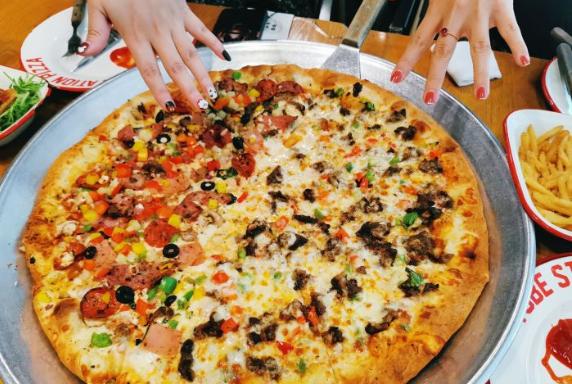 不想一本正经就捣蛋,不想搞学习就想吃喝玩