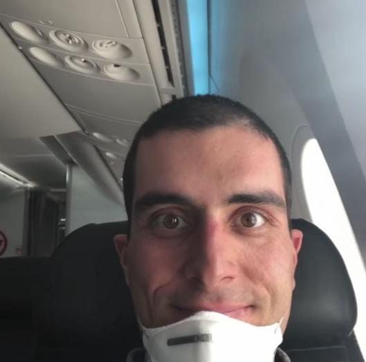 真实版“幸福终点站”希腊DJ因疫情在机场睡了半个多月