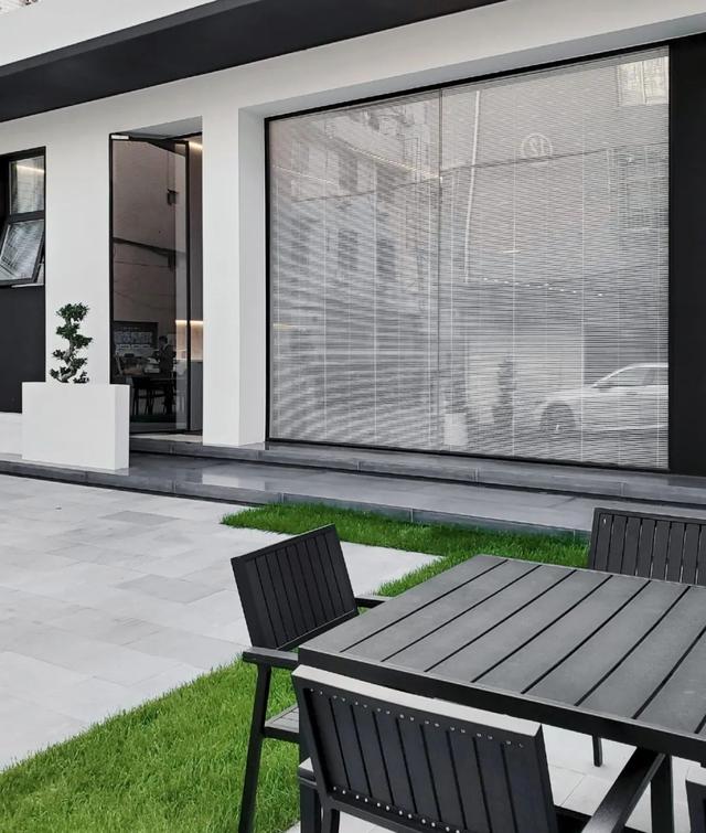 现代简约风格装修90平办公效果图,现代简约办公区装修效果图