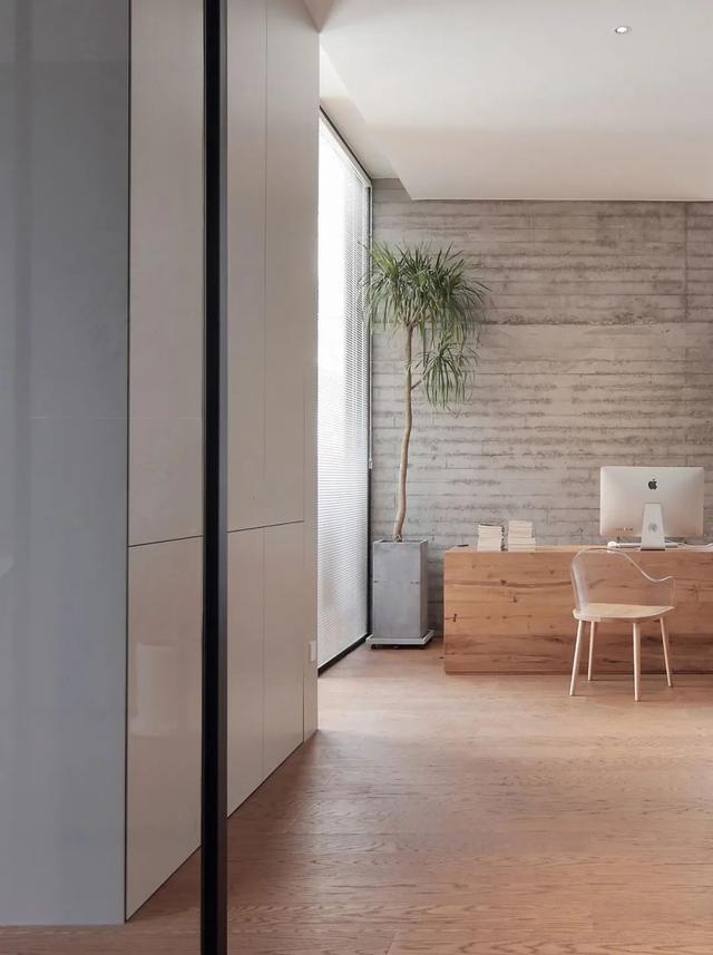 现代简约风格装修90平办公效果图,现代简约办公区装修效果图