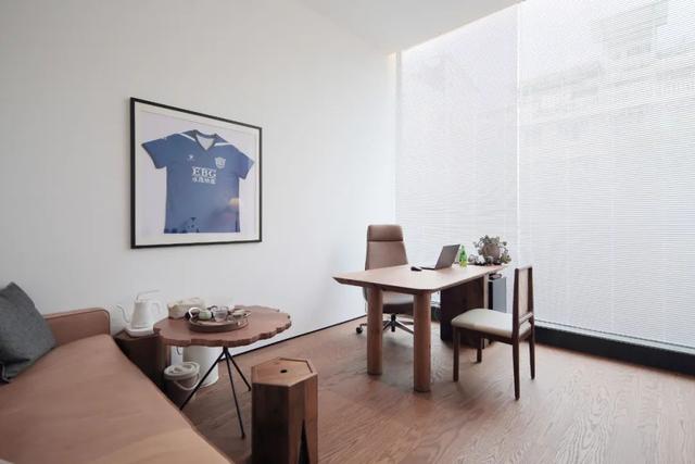 现代简约风格装修90平办公效果图,现代简约办公区装修效果图