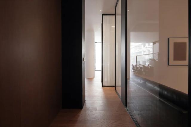 现代简约风格装修90平办公效果图,现代简约办公区装修效果图