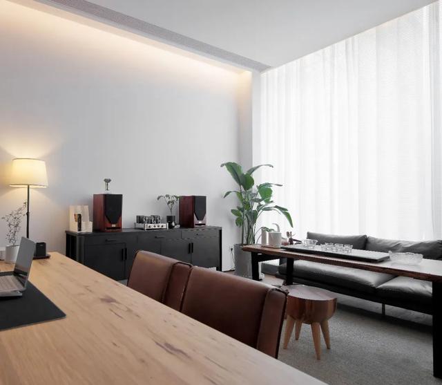 现代简约风格装修90平办公效果图,现代简约办公区装修效果图