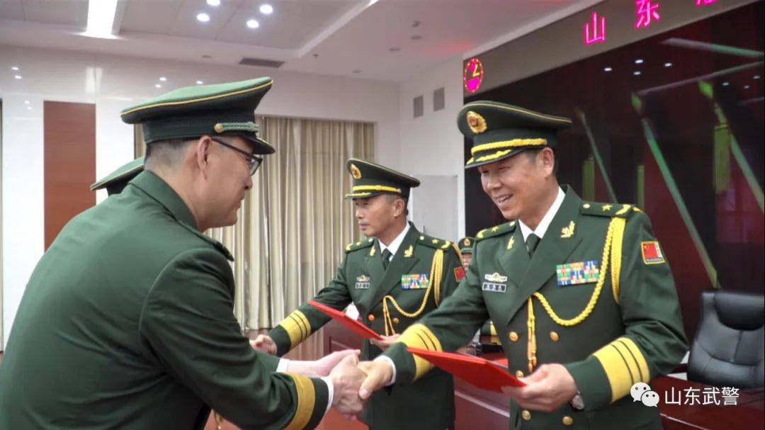 山东新警入警授衔,山东警监警衔晋升仪式